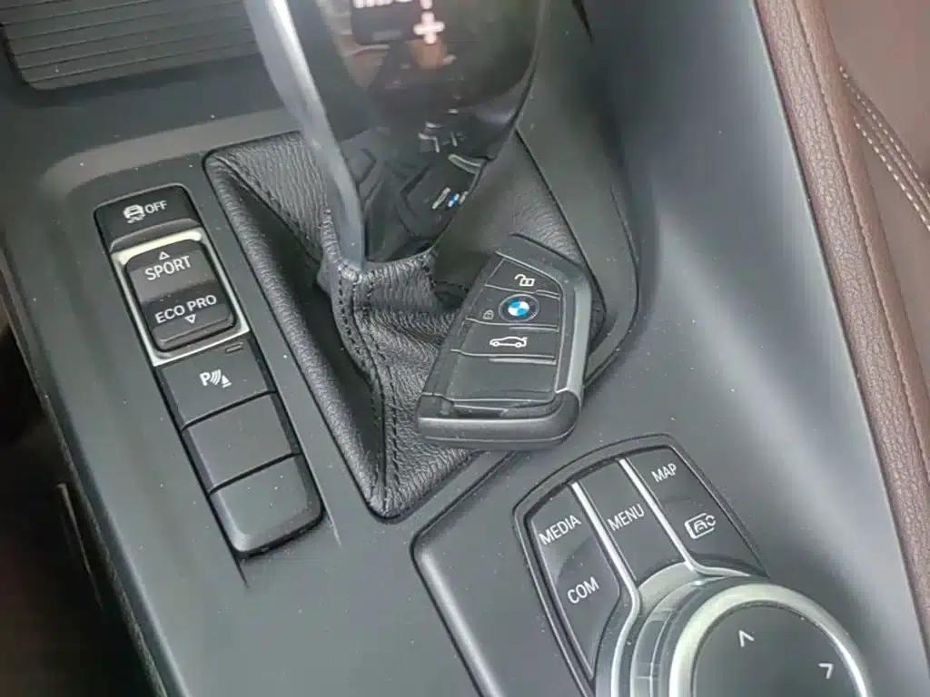 BMW X1 2022 sDrive25Li Leading Edition — миниатюра 9