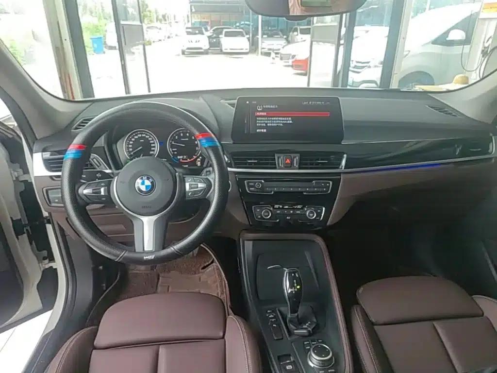 BMW X1 2022 sDrive25Li Leading Edition — миниатюра 10