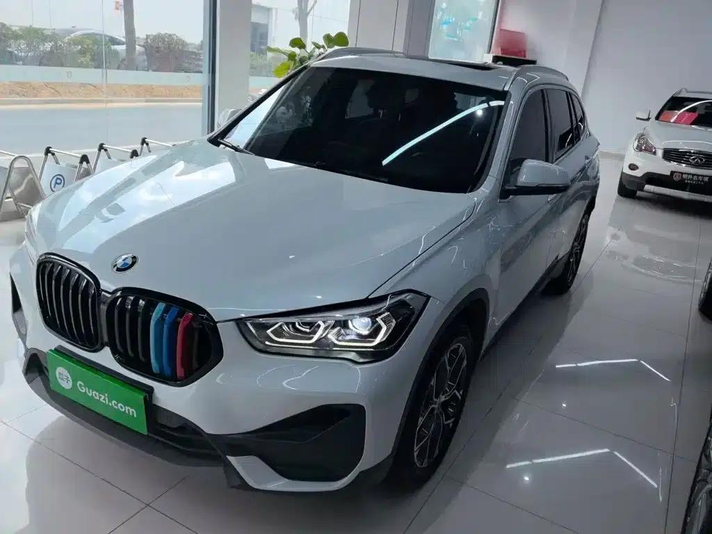 BMW X1 2022 sDrive25Li Leading Edition — миниатюра 1