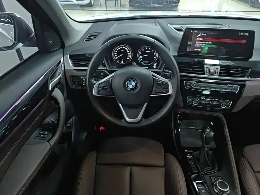 BMW X1 PHEV 2020 xDrive30Le Premium — миниатюра 11