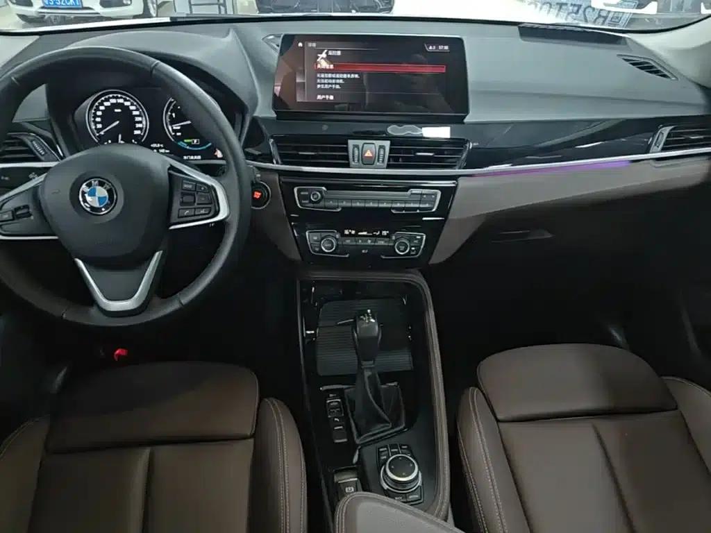 BMW X1 PHEV 2020 xDrive30Le Premium — миниатюра 13