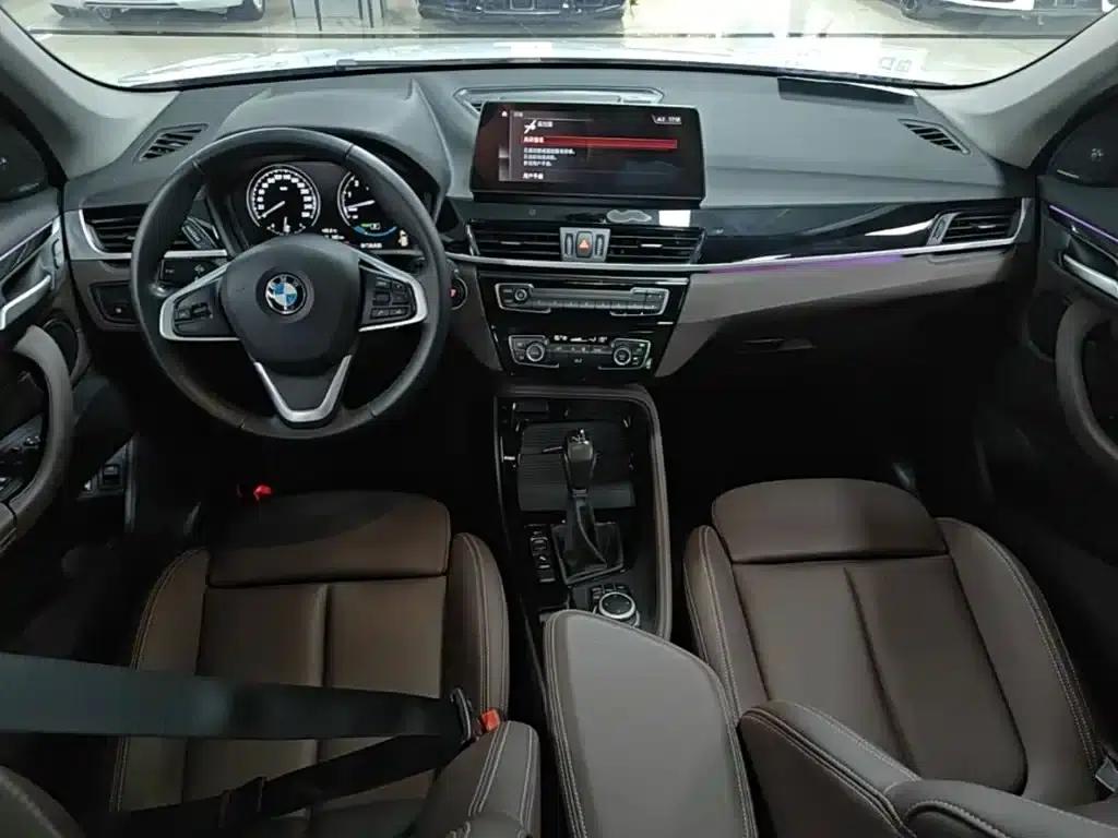 BMW X1 PHEV 2020 xDrive30Le Premium — миниатюра 10
