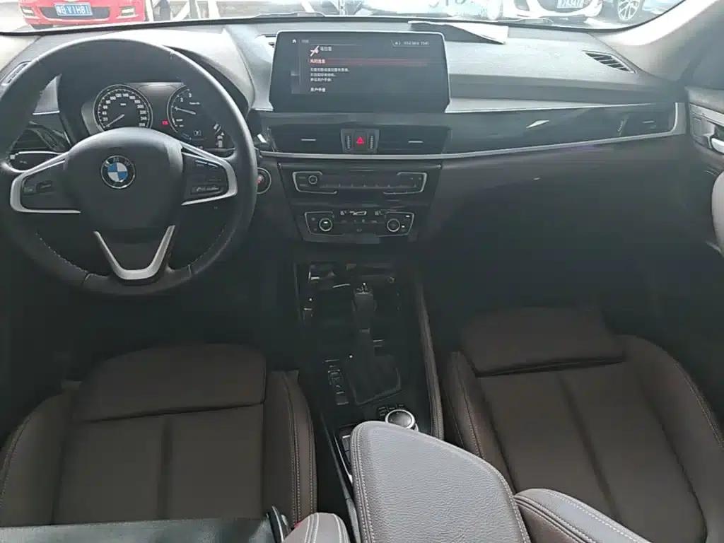 BMW X1 PHEV 2020 xDrive30Le Premium — миниатюра 13