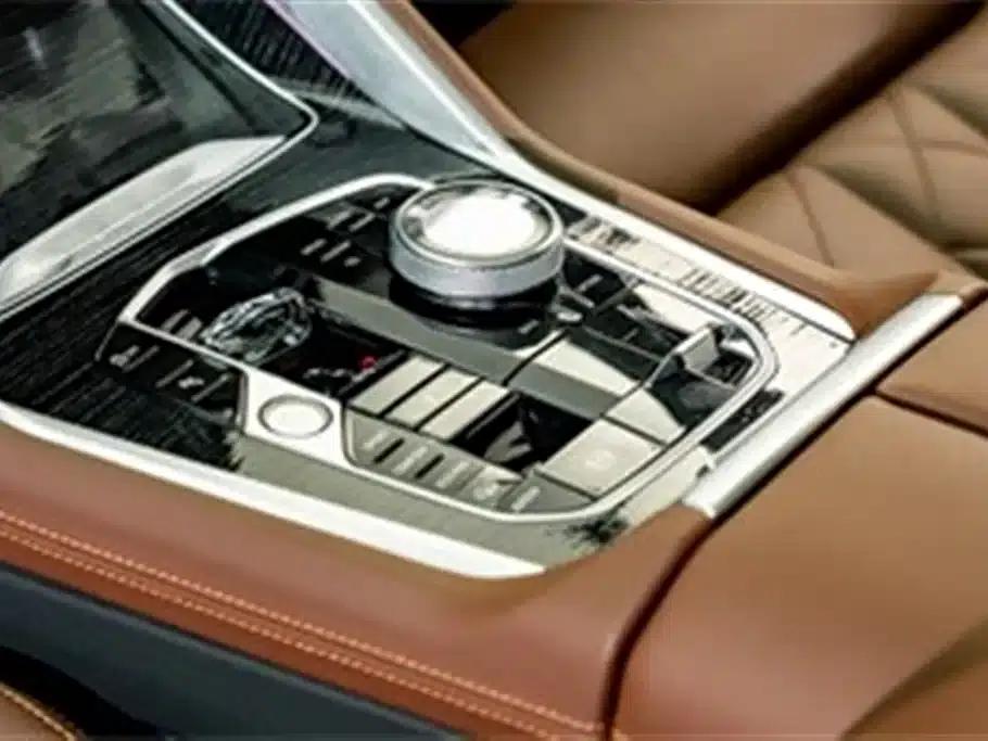 2023 BMW X6 xDrive40i M Sport Package — миниатюра 12