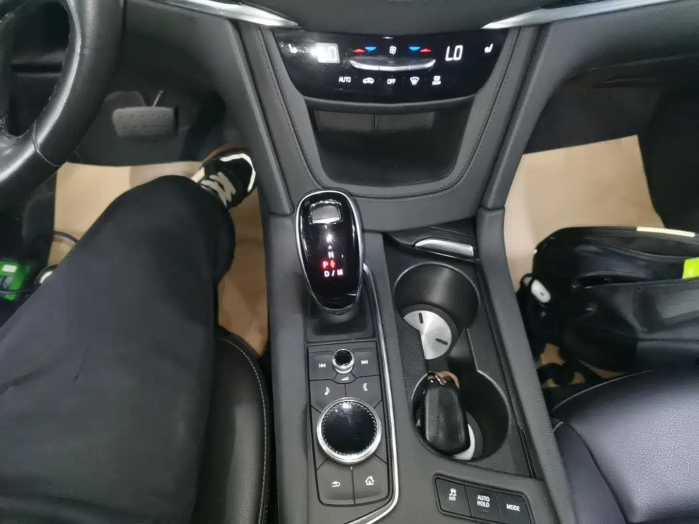Cadillac XT5 2021 28T Four-Wheel Drive Luxury Version — миниатюра 16
