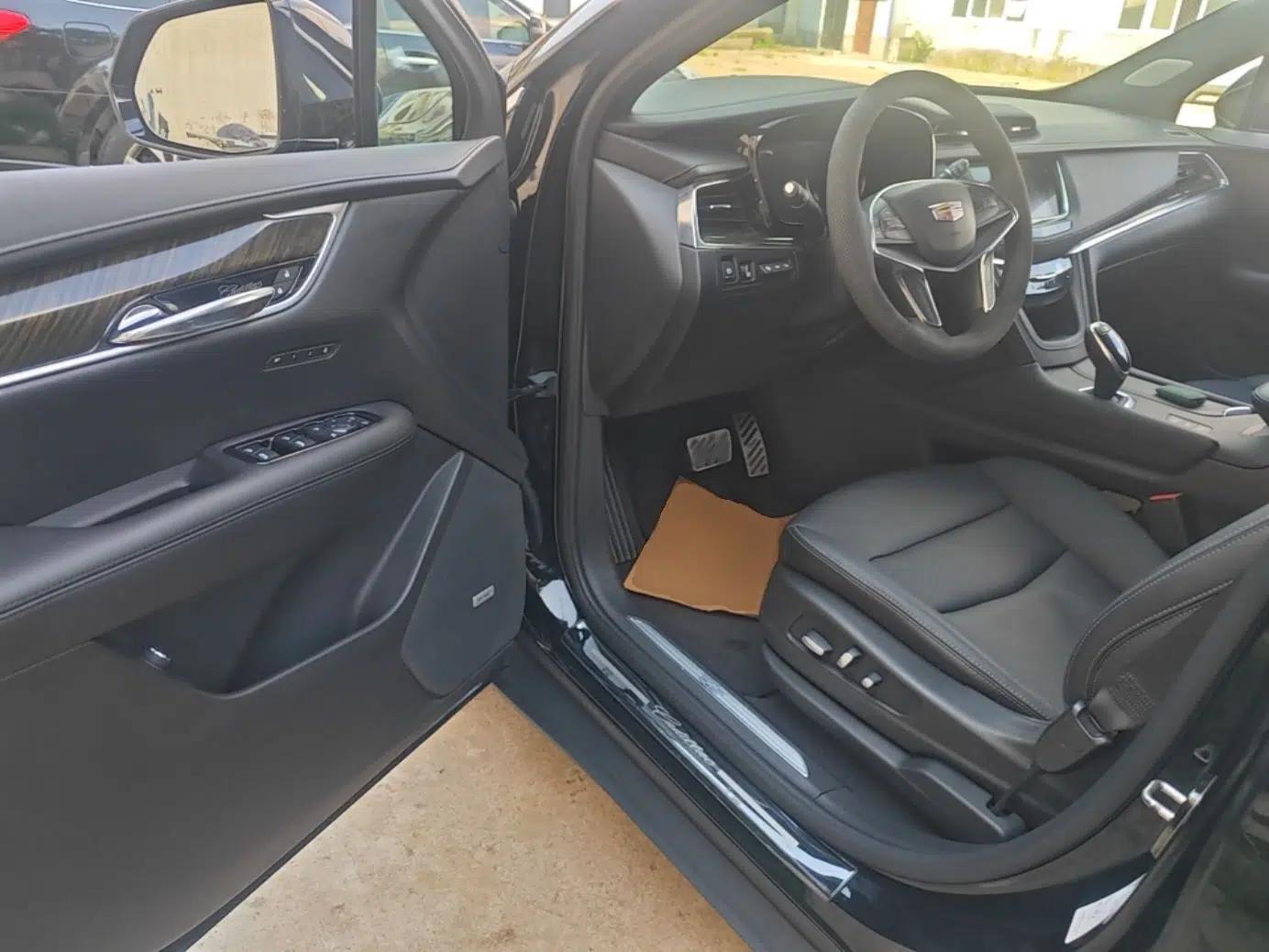Cadillac XT5 2018 28T Four-Wheel Drive Luxury Model — миниатюра 18