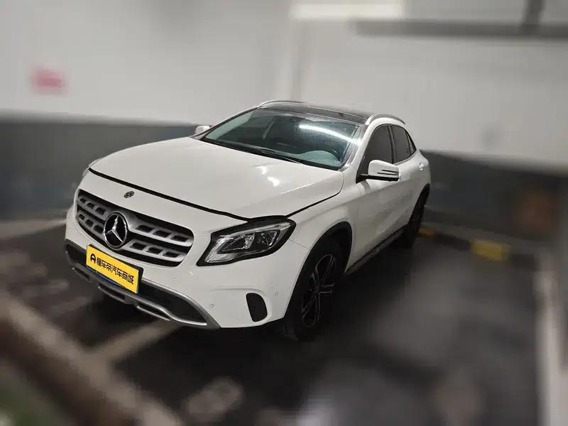 2018 Mercedes-Benz GLA 200 Fashion Edition — миниатюра 1