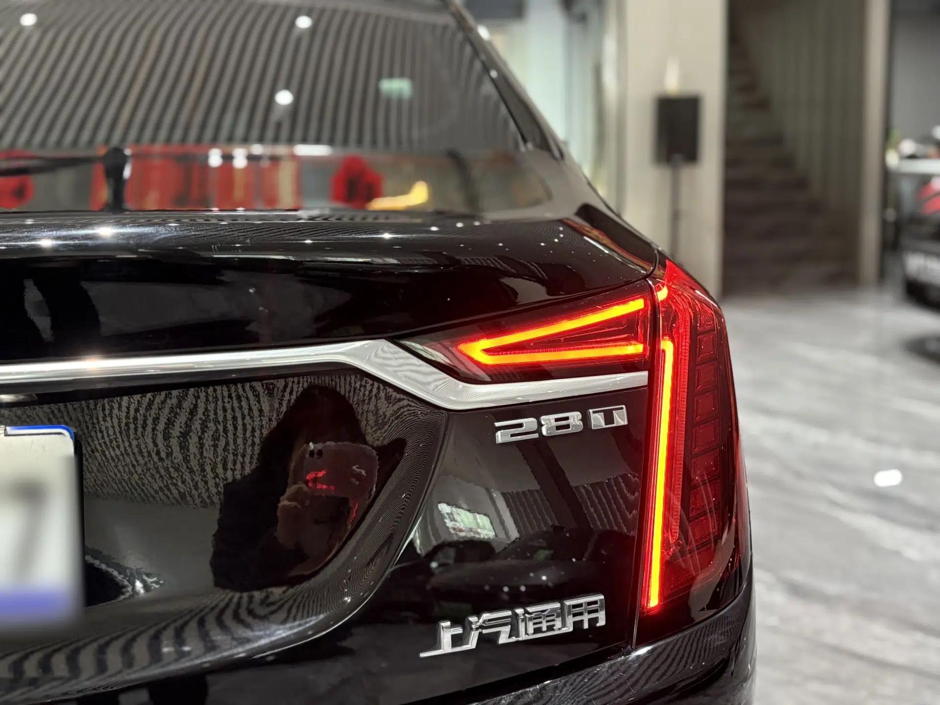 Cadillac CT6 2019 28T Leading Sport Model — миниатюра 18