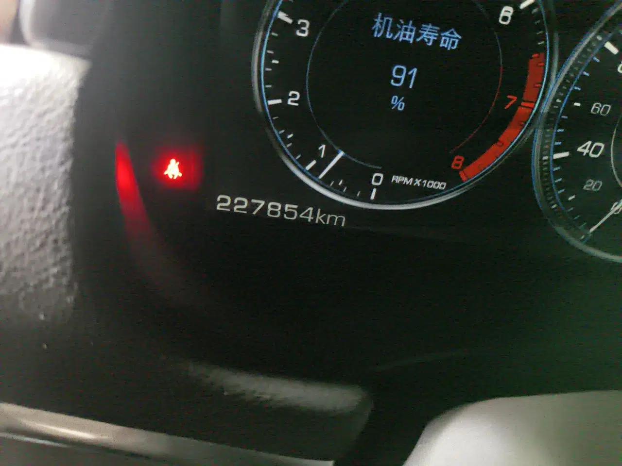 Cadillac XTS 2013 28T Leading Model — миниатюра 12