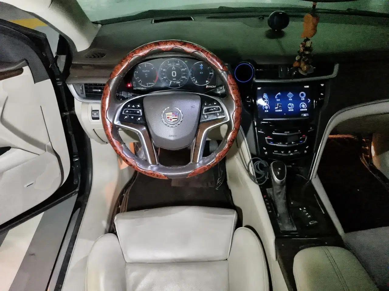 Cadillac XTS 2013 28T Leading Model — миниатюра 10