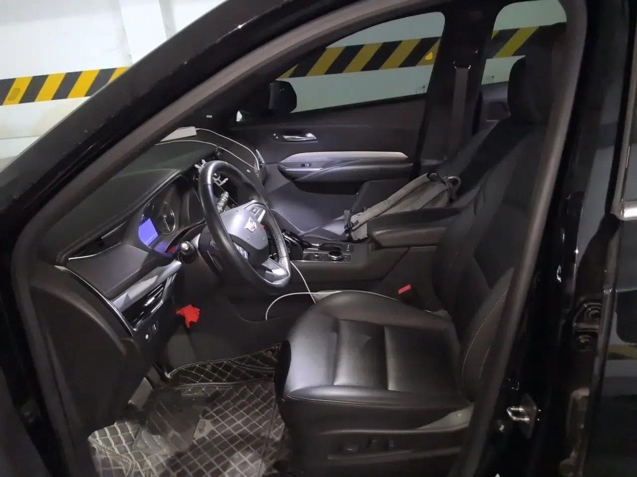 Cadillac XT4 2021 28T Two-Wheel Drive Leading Version — миниатюра 15