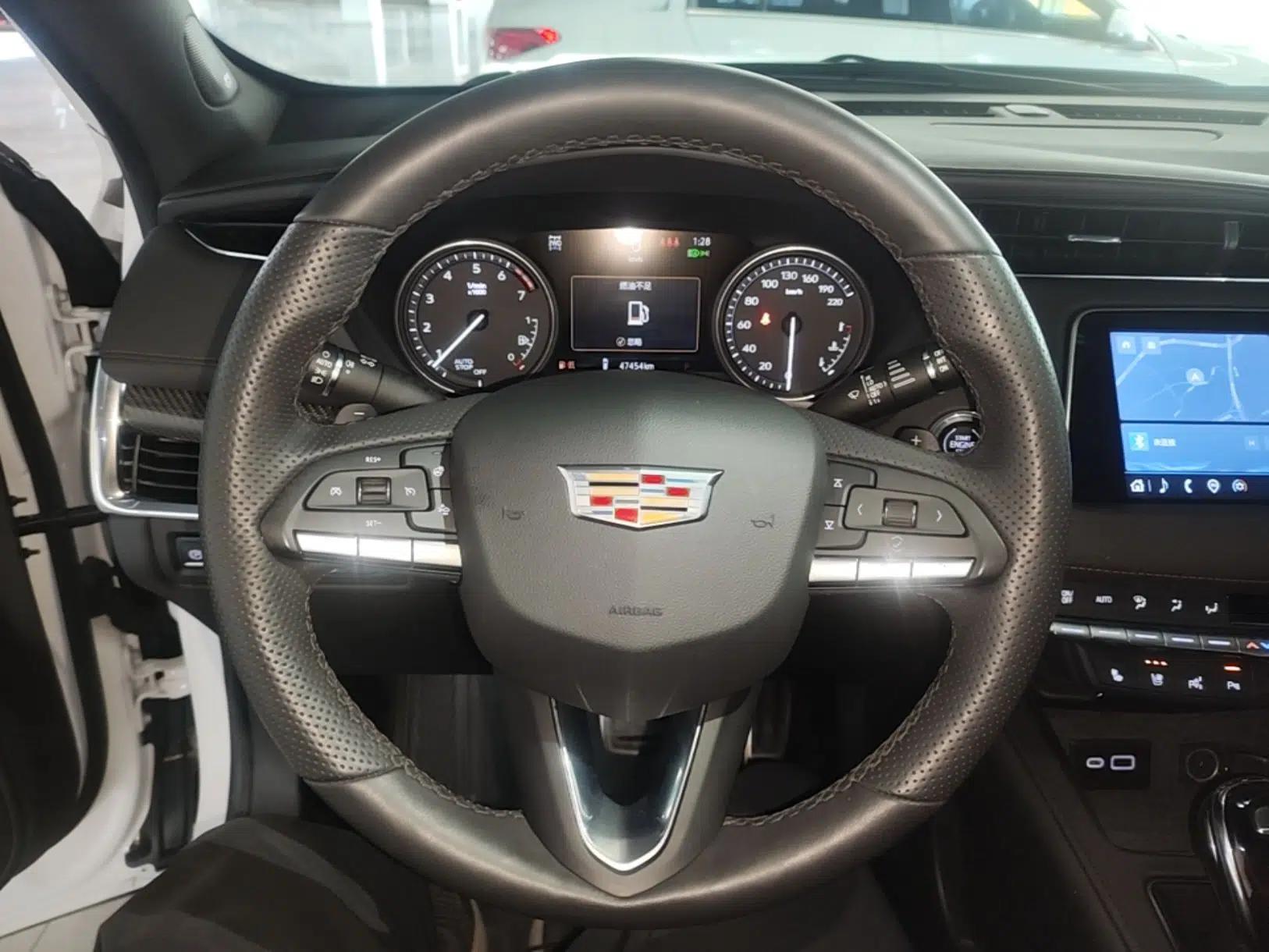 Cadillac XT4 2022 28T Four-Wheel Drive Platinum Edition — миниатюра 13