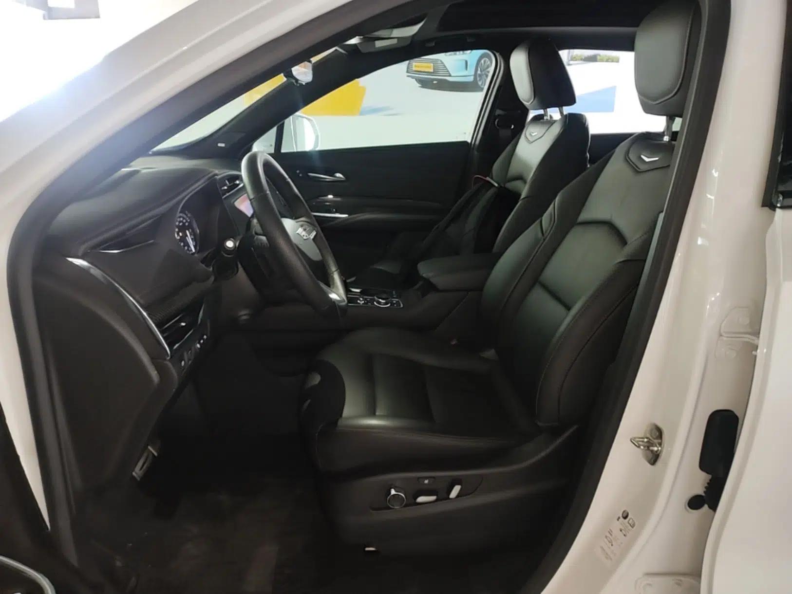 Cadillac XT4 2022 28T Four-Wheel Drive Platinum Edition — миниатюра 17