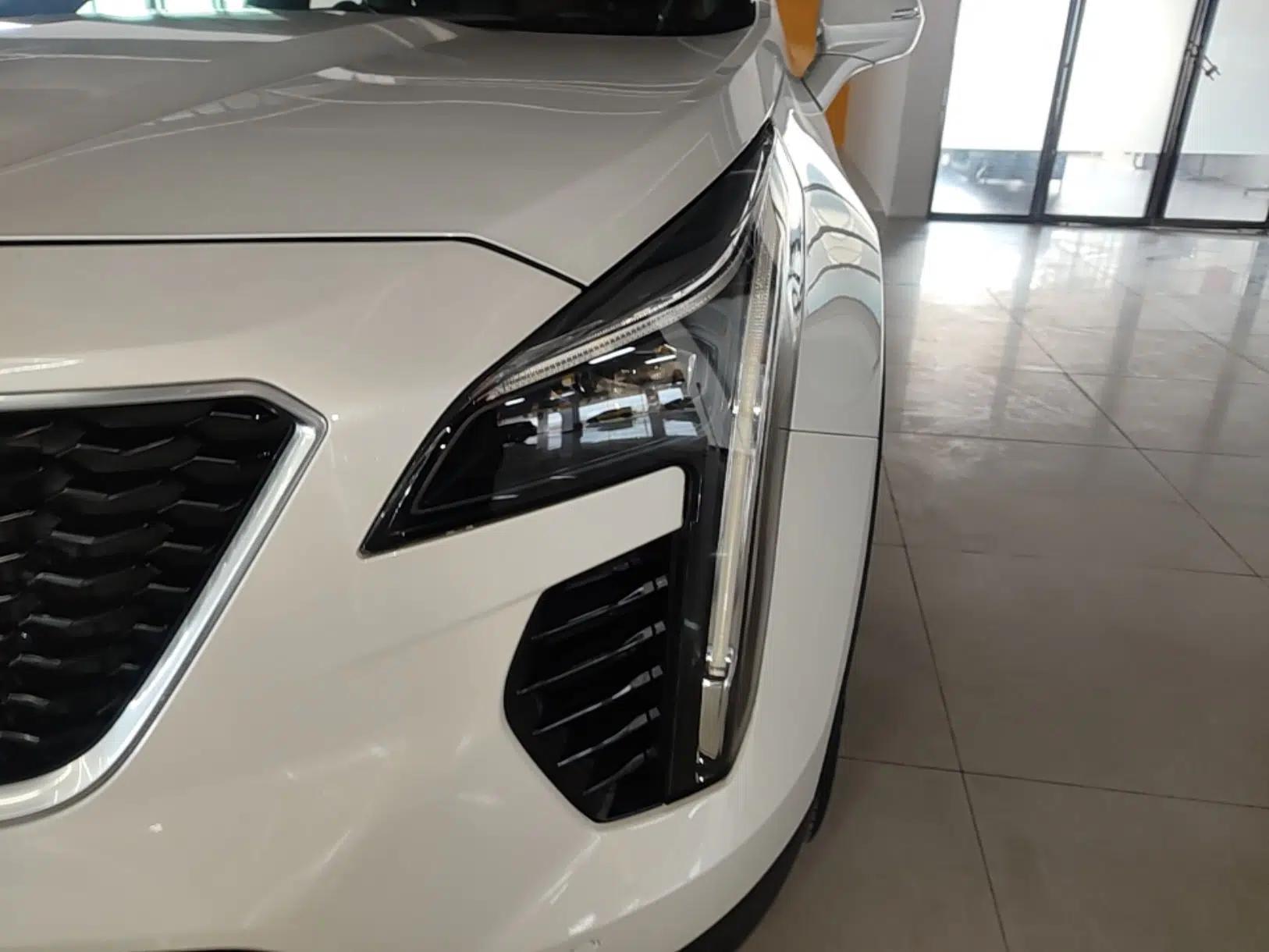 Cadillac XT4 2022 28T Four-Wheel Drive Platinum Edition — миниатюра 8