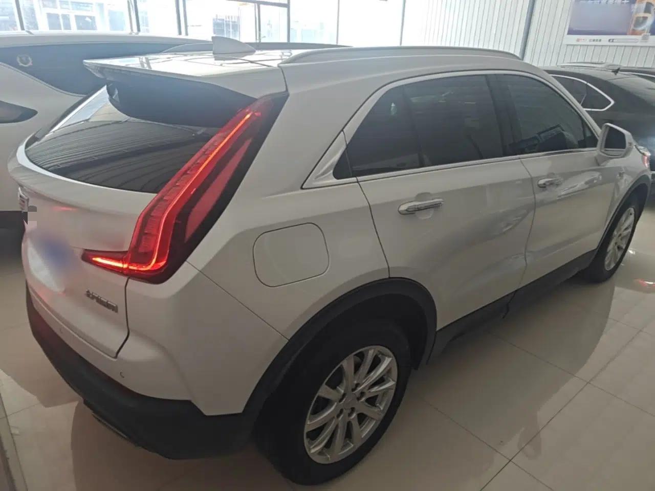 Cadillac XT4 2022 28T Two-Wheel Drive Fashion Edition — миниатюра 6