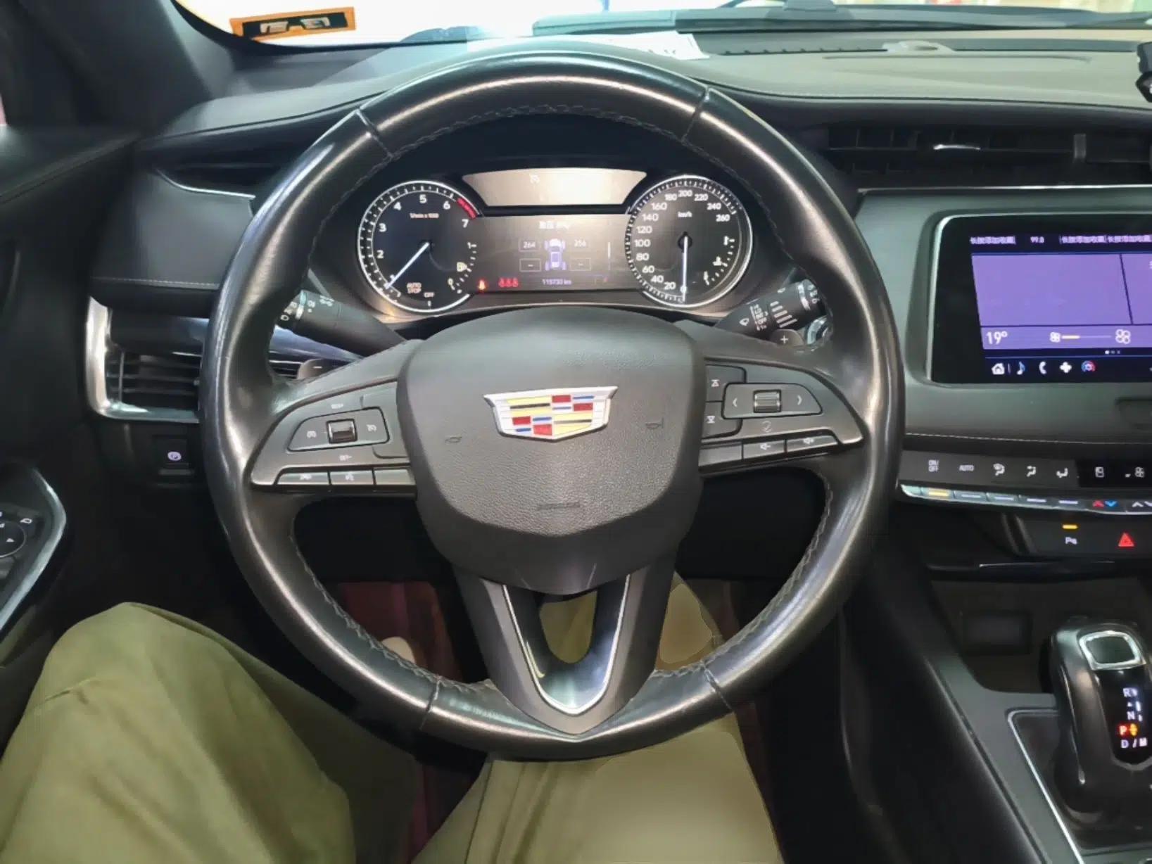 Cadillac XT4 2018 28T Two-Wheel Drive Tech Version — миниатюра 13
