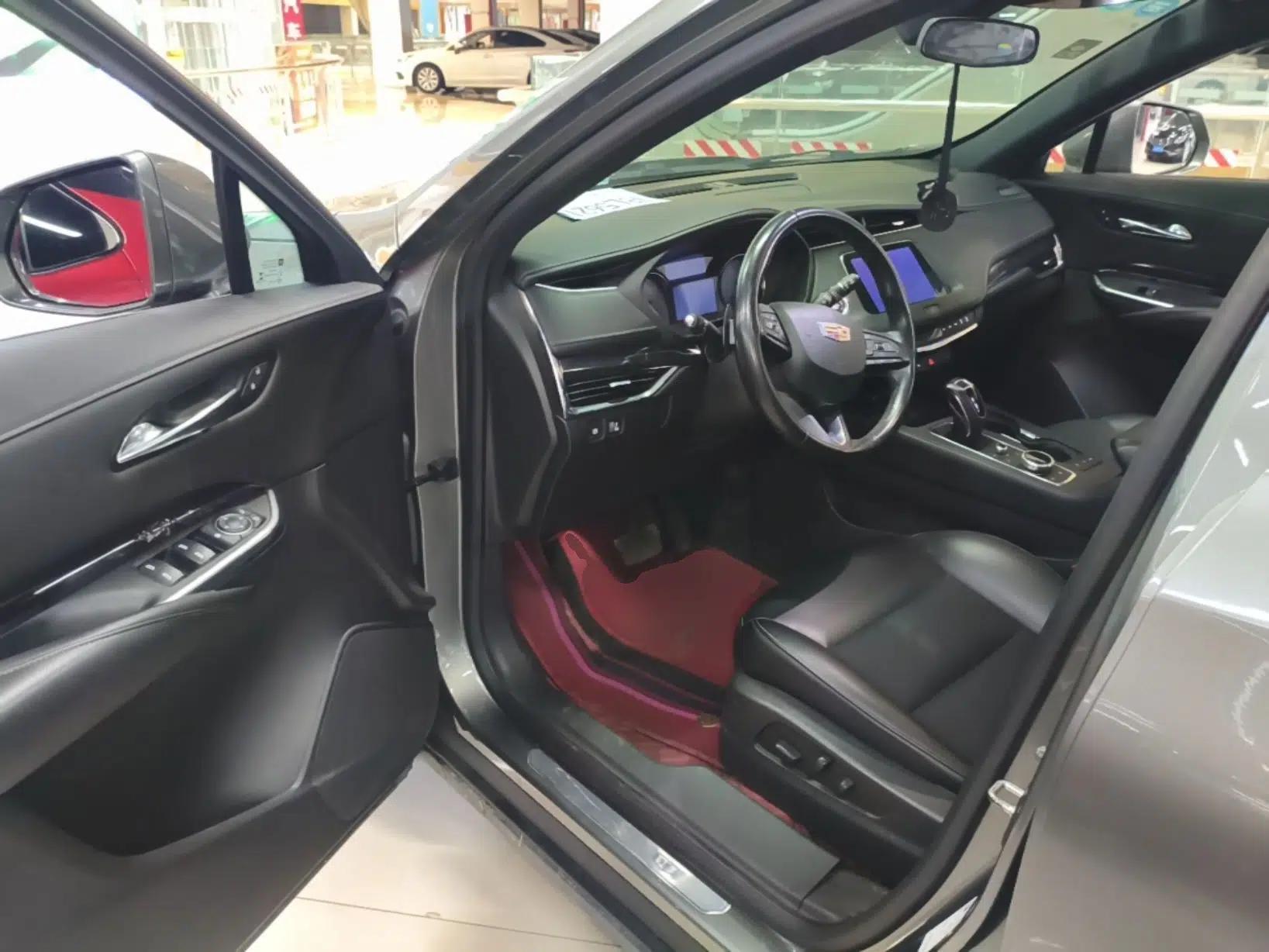 Cadillac XT4 2018 28T Two-Wheel Drive Tech Version — миниатюра 18