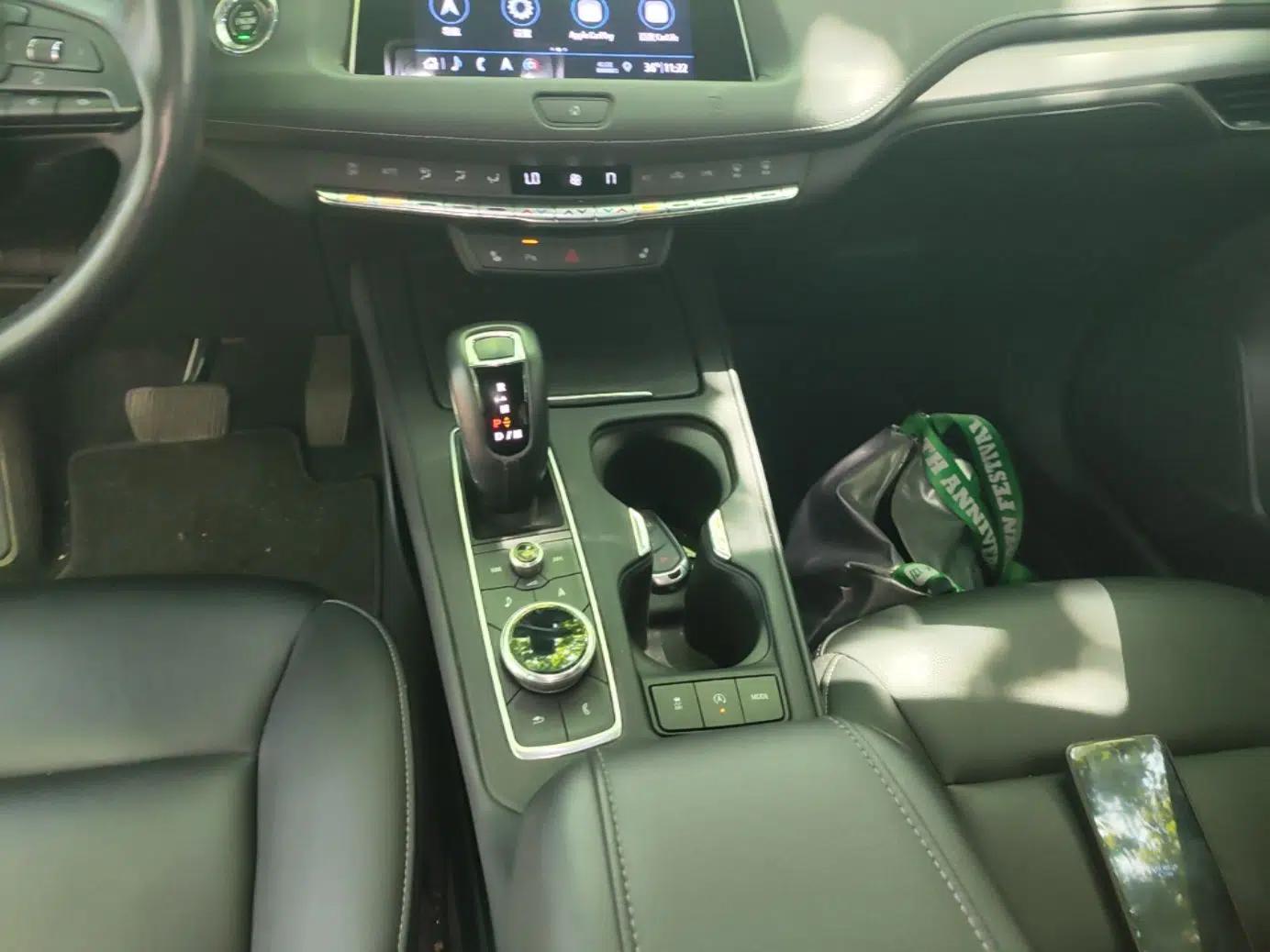 Cadillac XT4 2018 28T Two-Wheel Drive Leading Version — миниатюра 21