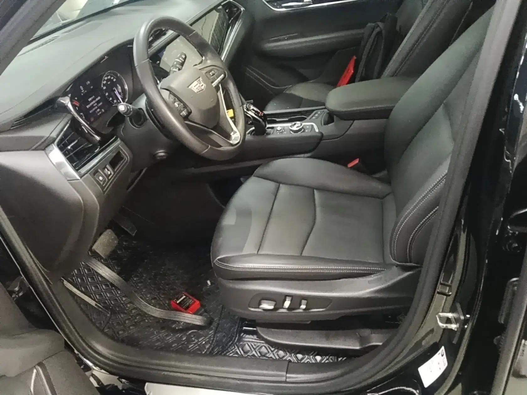 Cadillac XT6 2022 2.0T Six-Seater Four-Wheel Drive Luxury 120th Anniversary Limited Edition — миниатюра 17