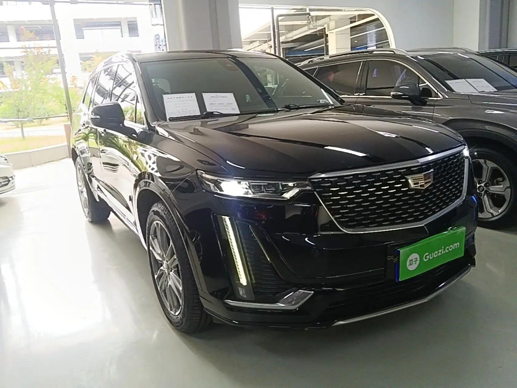 Cadillac XT6 2022 2.0T Six-Seater Four-Wheel Drive Luxury 120th Anniversary Limited Edition — миниатюра 3