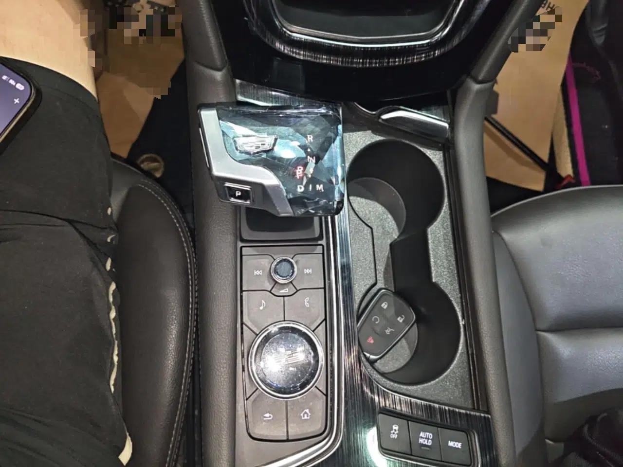 Cadillac XT6 2022 2.0T Six-Seater Two-Wheel-Drive Luxury Version — миниатюра 16