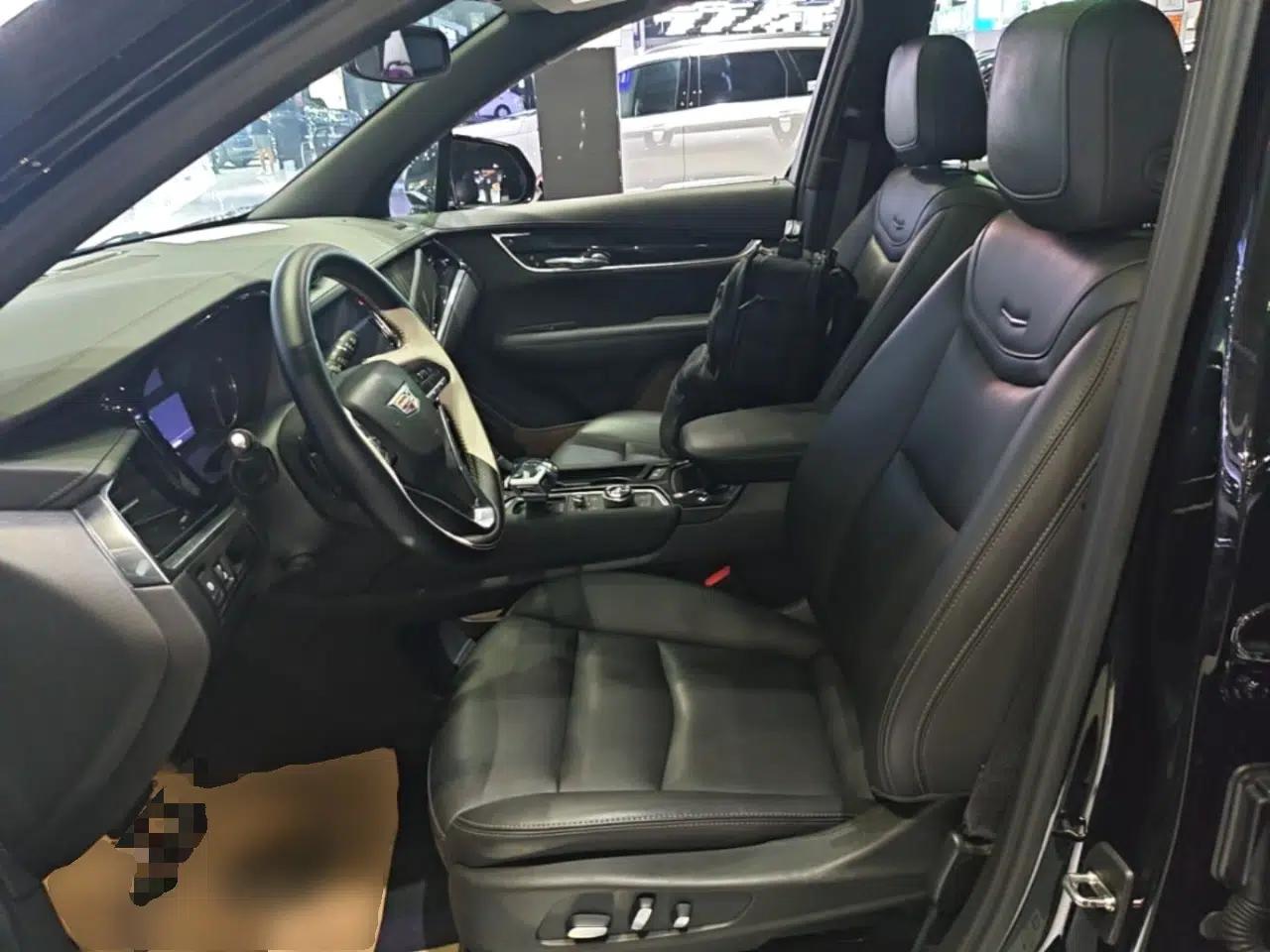 Cadillac XT6 2022 2.0T Six-Seater Two-Wheel-Drive Luxury Version — миниатюра 17