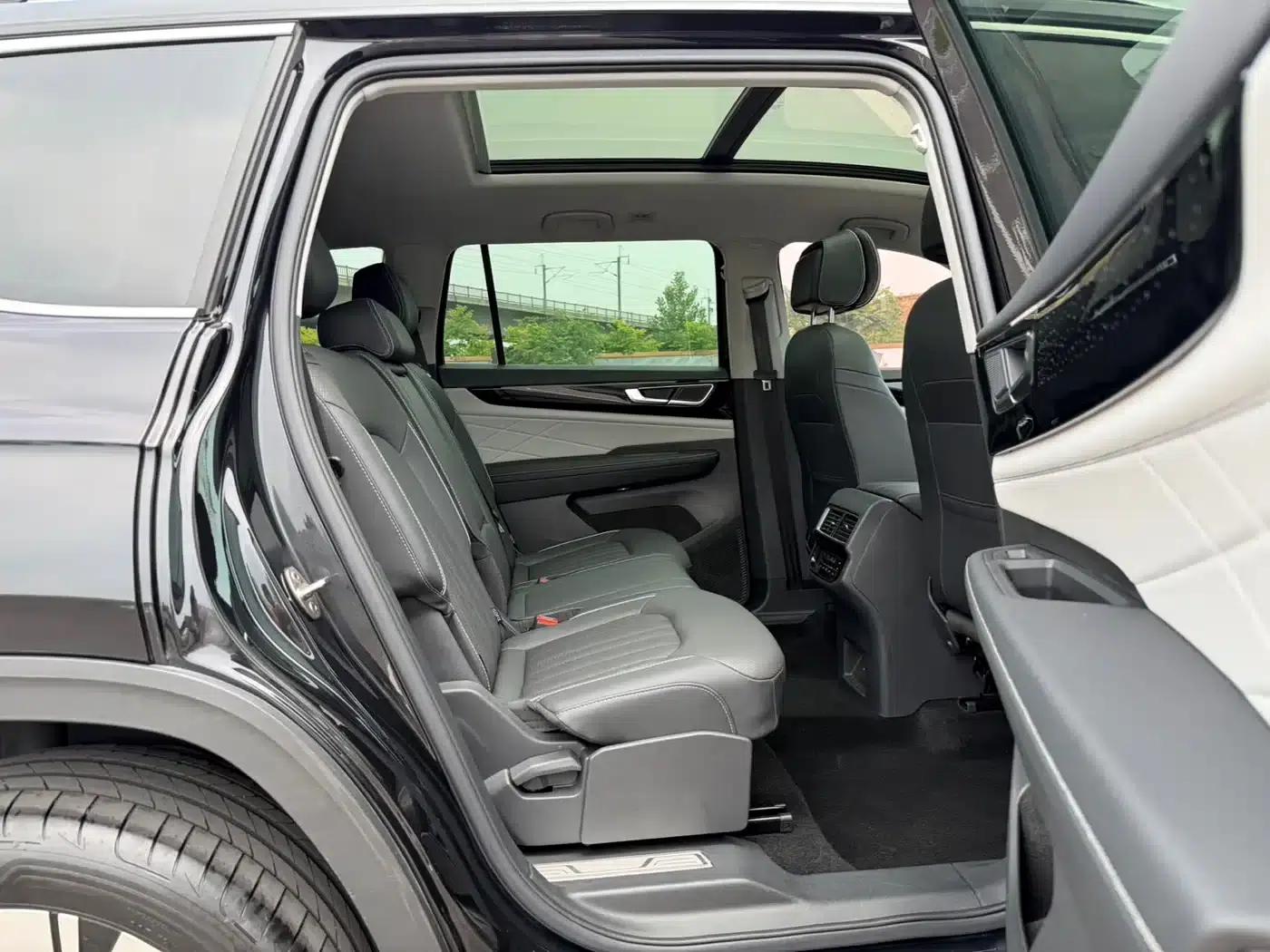 2023 Volkswagen Teramont 330TSI 2WD Premium Luxury Edition — миниатюра 17