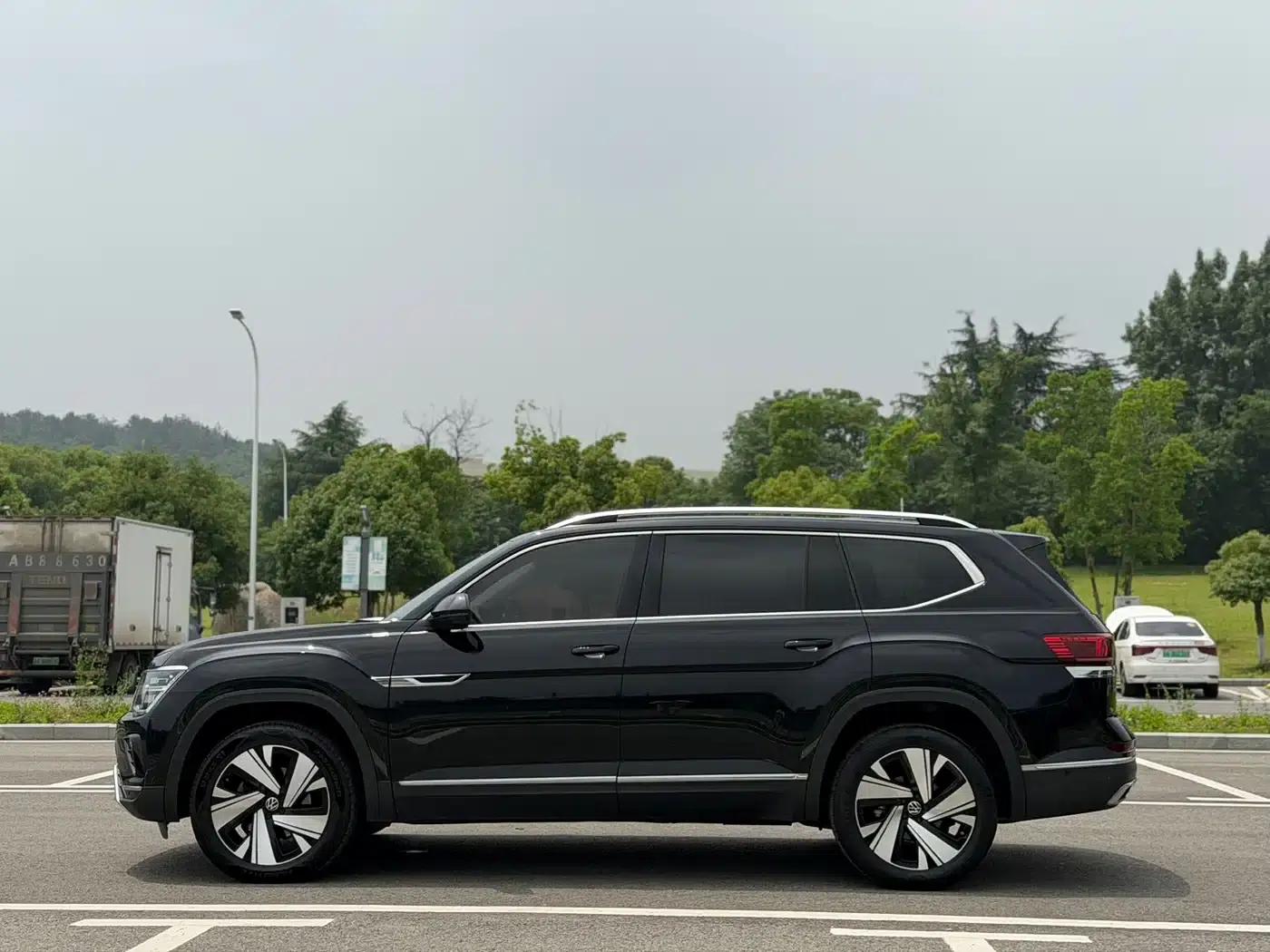 2023 Volkswagen Teramont 330TSI 2WD Premium Luxury Edition — миниатюра 4