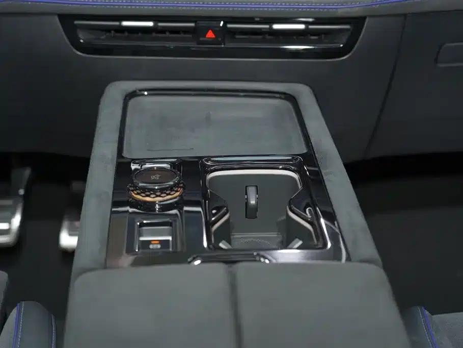 2025 Teramont Pro 450TSI 4WD Summit Edition — миниатюра 15