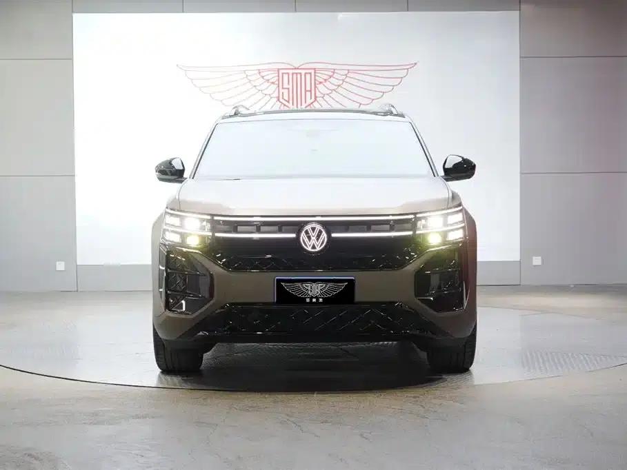 2025 Teramont Pro 450TSI 4WD Summit Edition — миниатюра 3