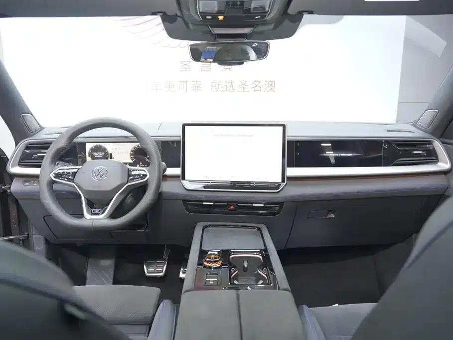 2025 Teramont Pro 450TSI 4WD Summit Edition — миниатюра 8