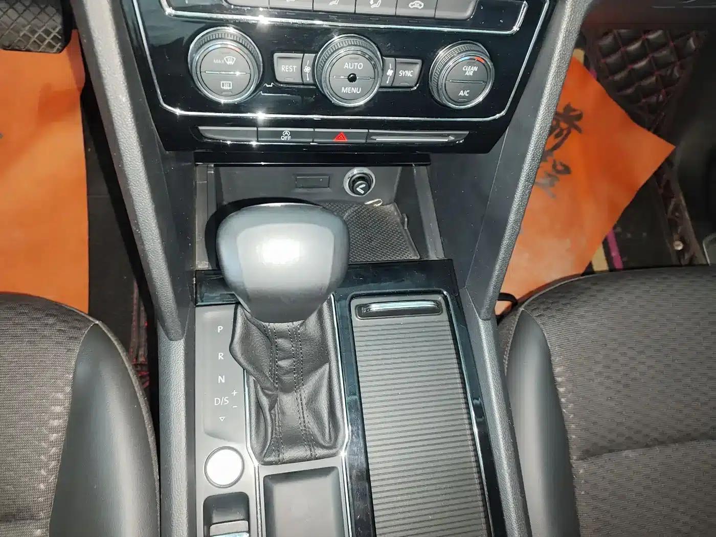 2020 Volkswagen Teramont Facelift 330TSI 2WD Comfort Edition — миниатюра 6