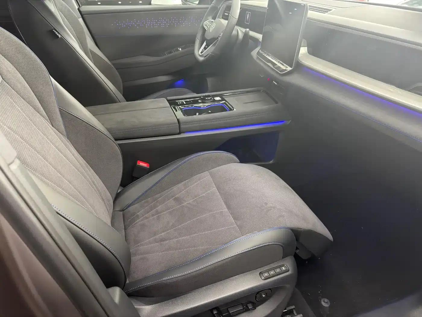 2025 Teramont Pro 450TSI 4WD Summit Edition — миниатюра 19