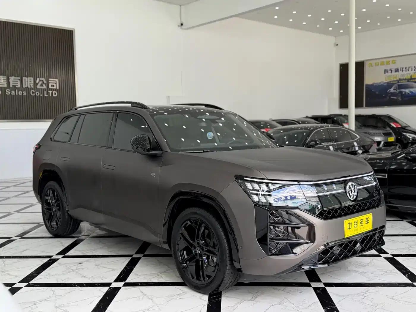 2025 Teramont Pro 450TSI 4WD Summit Edition — миниатюра 4