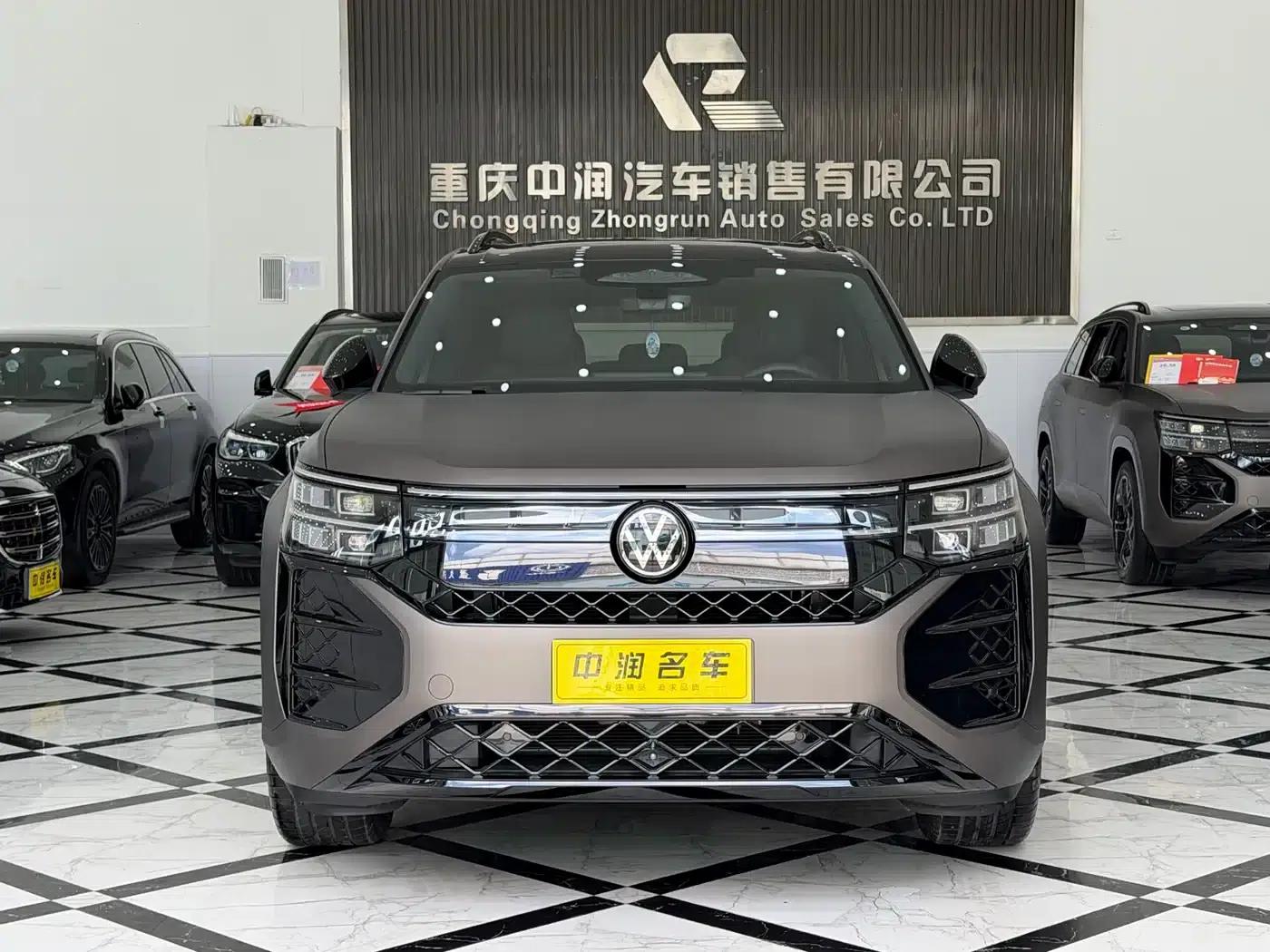 2025 Teramont Pro 450TSI 4WD Summit Edition — миниатюра 5