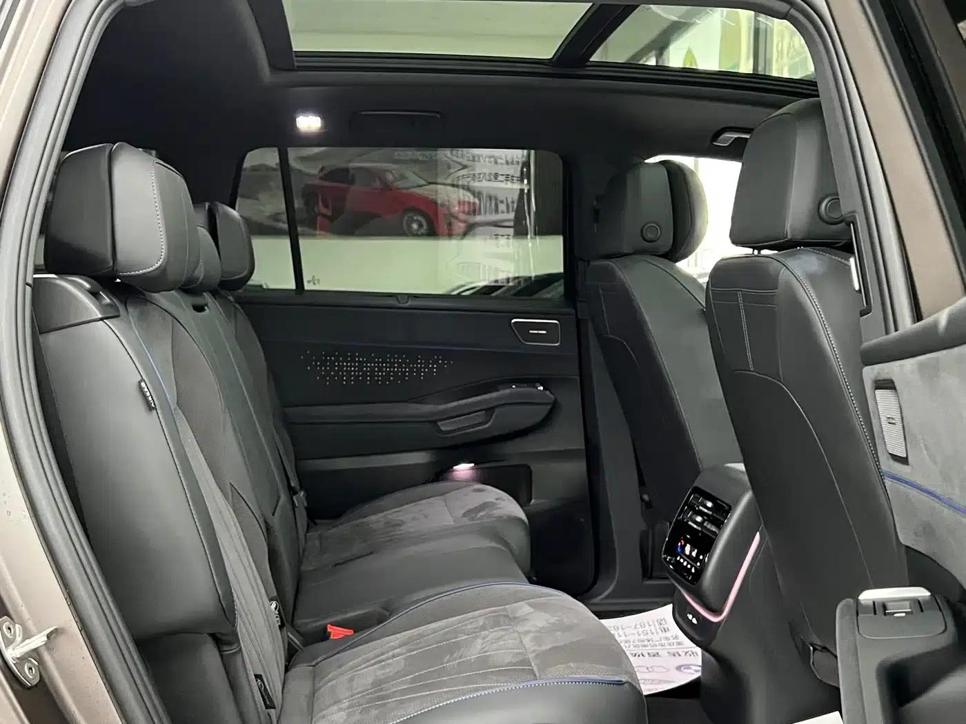 2025 Teramont Pro 450TSI 4WD Summit Edition — миниатюра 9