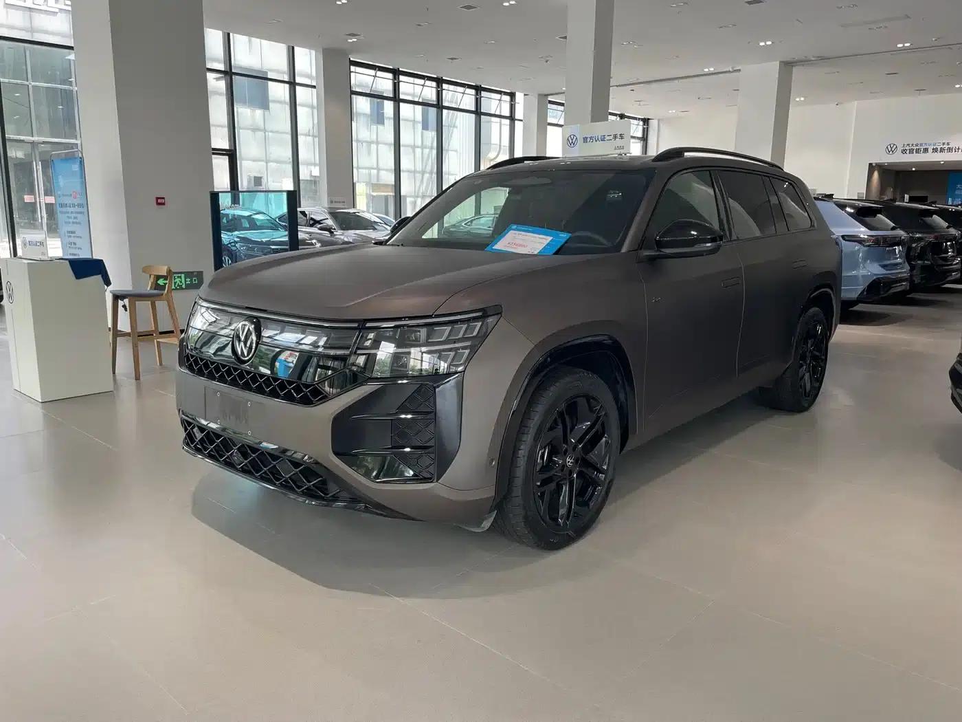 2025 Teramont Pro 450TSI 4WD Summit Edition — миниатюра 1