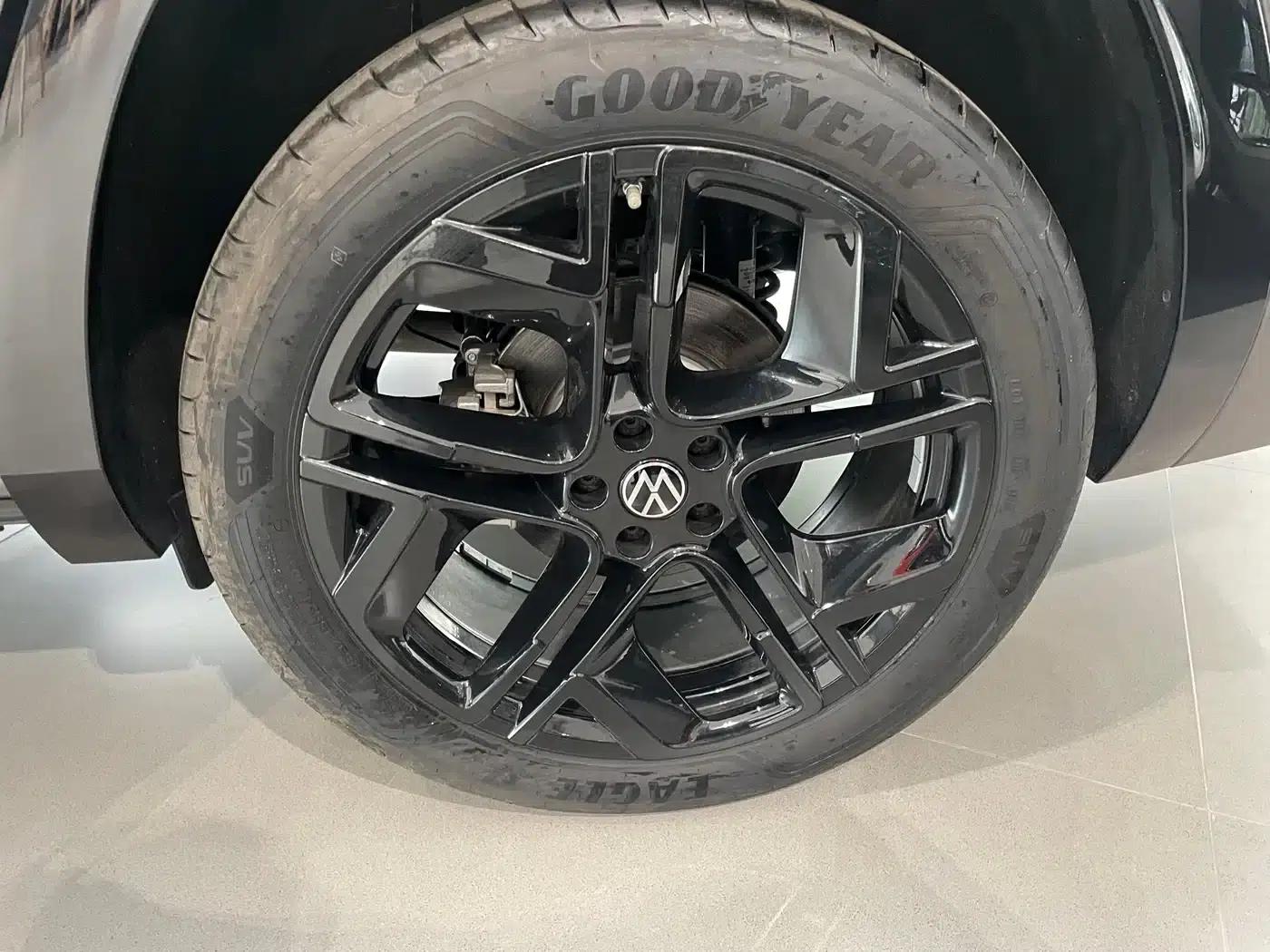2025 Teramont Pro 450TSI 4WD Summit Edition — миниатюра 11