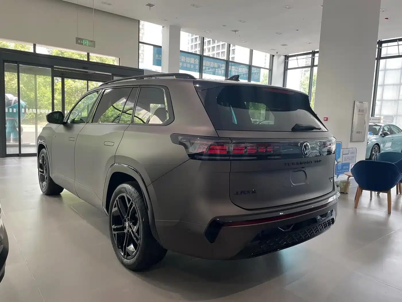 2025 Teramont Pro 450TSI 4WD Summit Edition — миниатюра 13