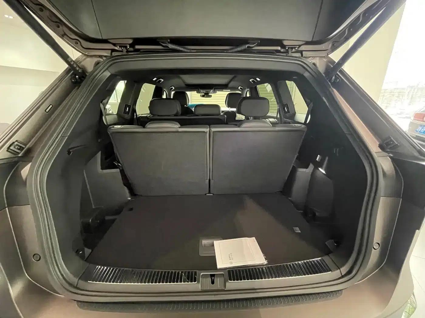 2025 Teramont Pro 450TSI 4WD Summit Edition — миниатюра 9