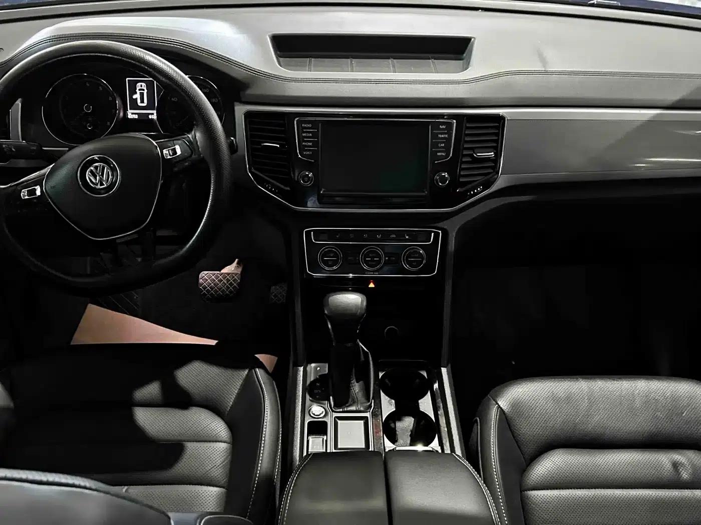 2017 Volkswagen Teramont 330TSI 2WD Luxury Edition — миниатюра 13