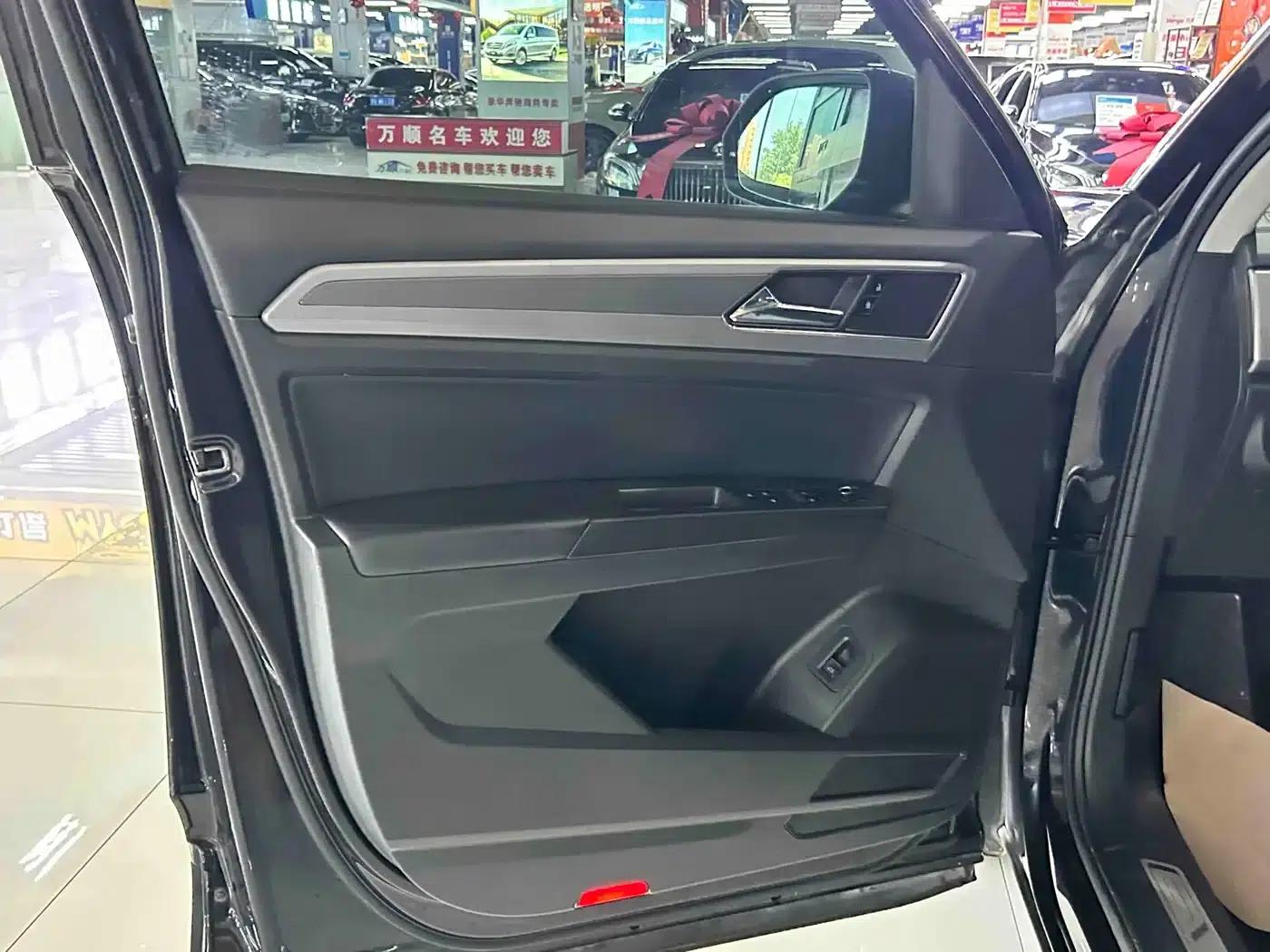 2017 Volkswagen Teramont 330TSI 2WD Luxury Edition — миниатюра 8