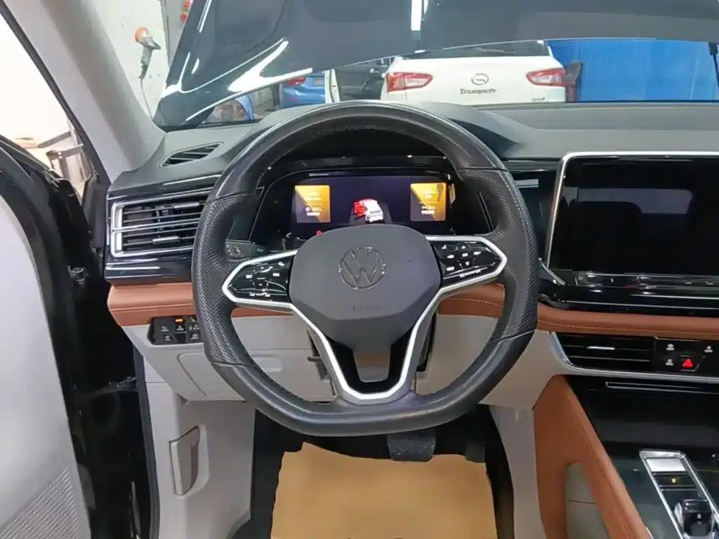 2021 Volkswagen Teramont 330TSI 2WD Premium Luxury Edition — миниатюра 11