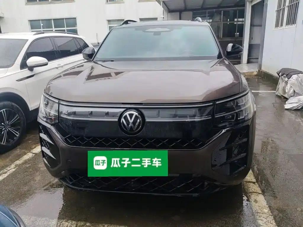 2025 Teramont Pro 450TSI 4WD Summit Edition — миниатюра 3