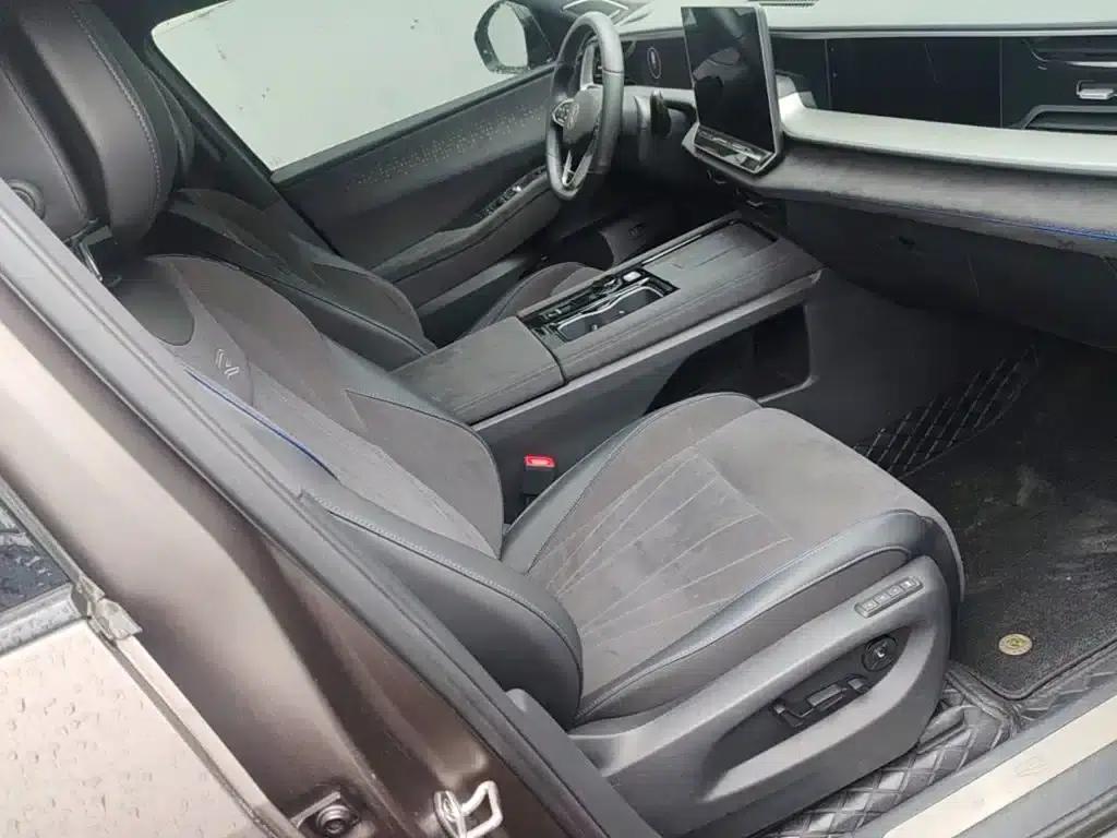2025 Teramont Pro 450TSI 4WD Summit Edition — миниатюра 25
