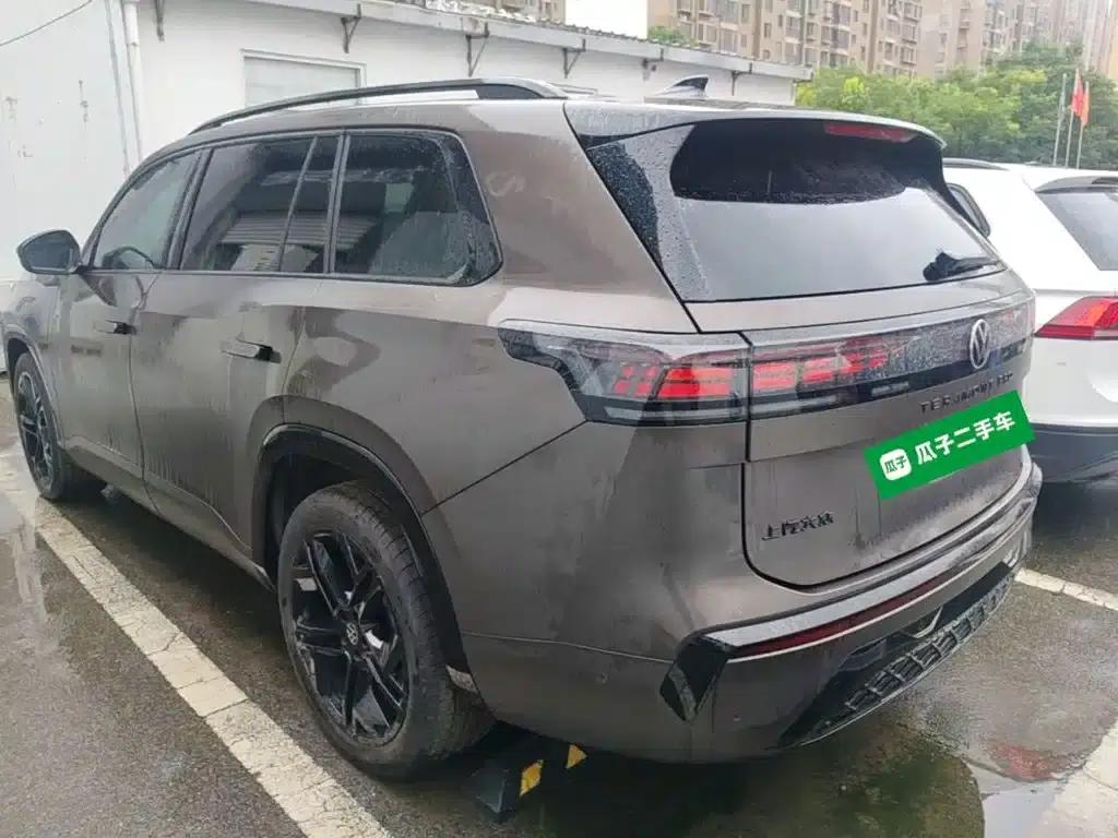 2025 Teramont Pro 450TSI 4WD Summit Edition — миниатюра 5