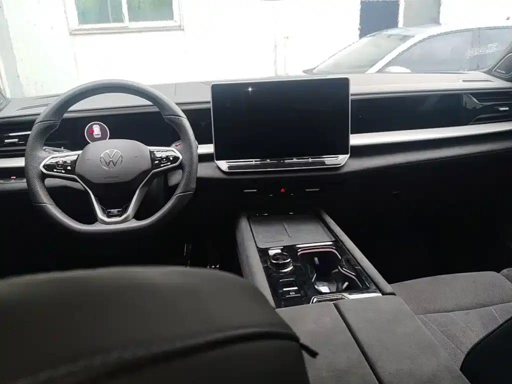 2025 Teramont Pro 450TSI 4WD Summit Edition — миниатюра 10