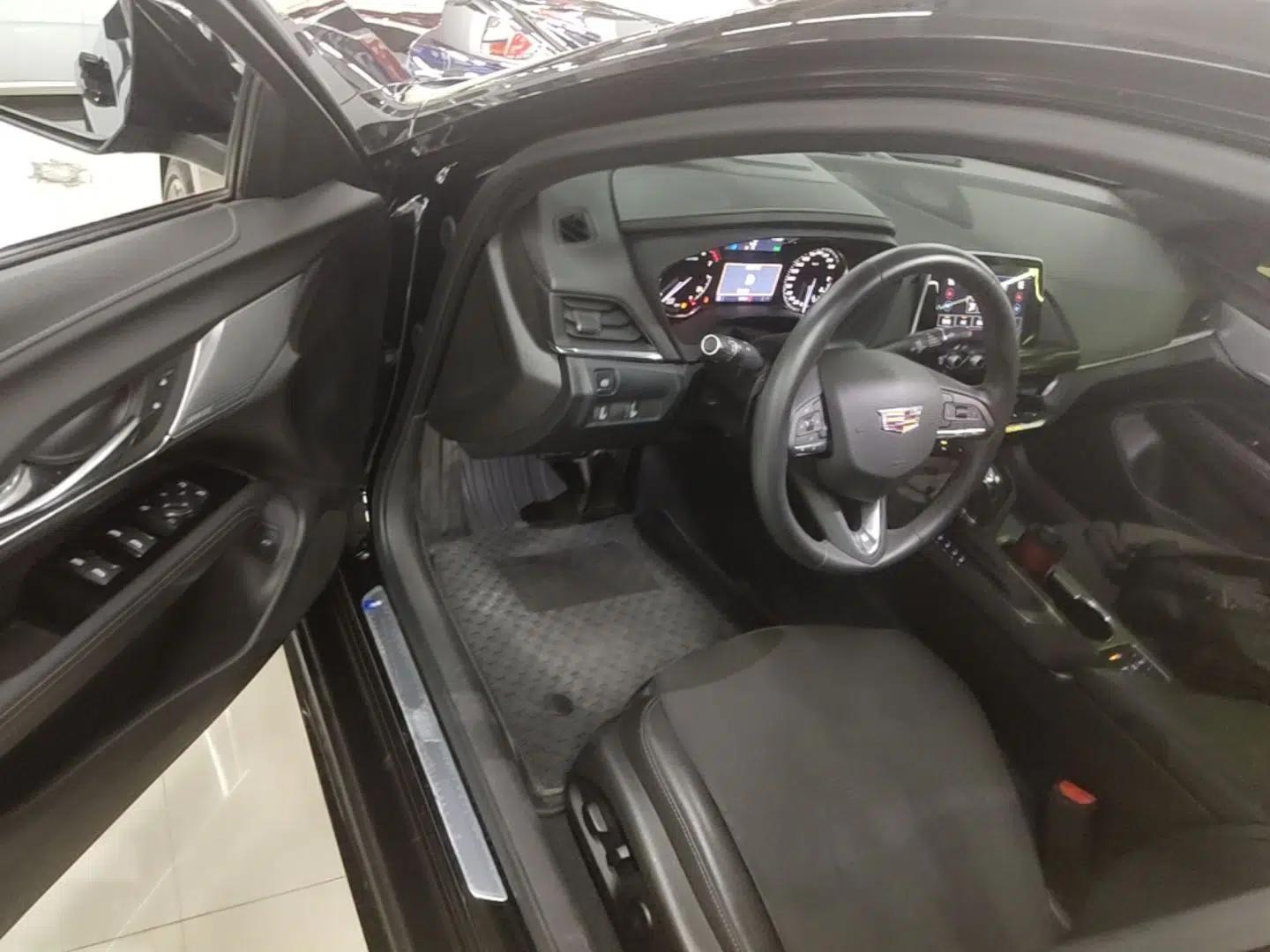 Cadillac CT4 2023 25T Luxury Model — миниатюра 18