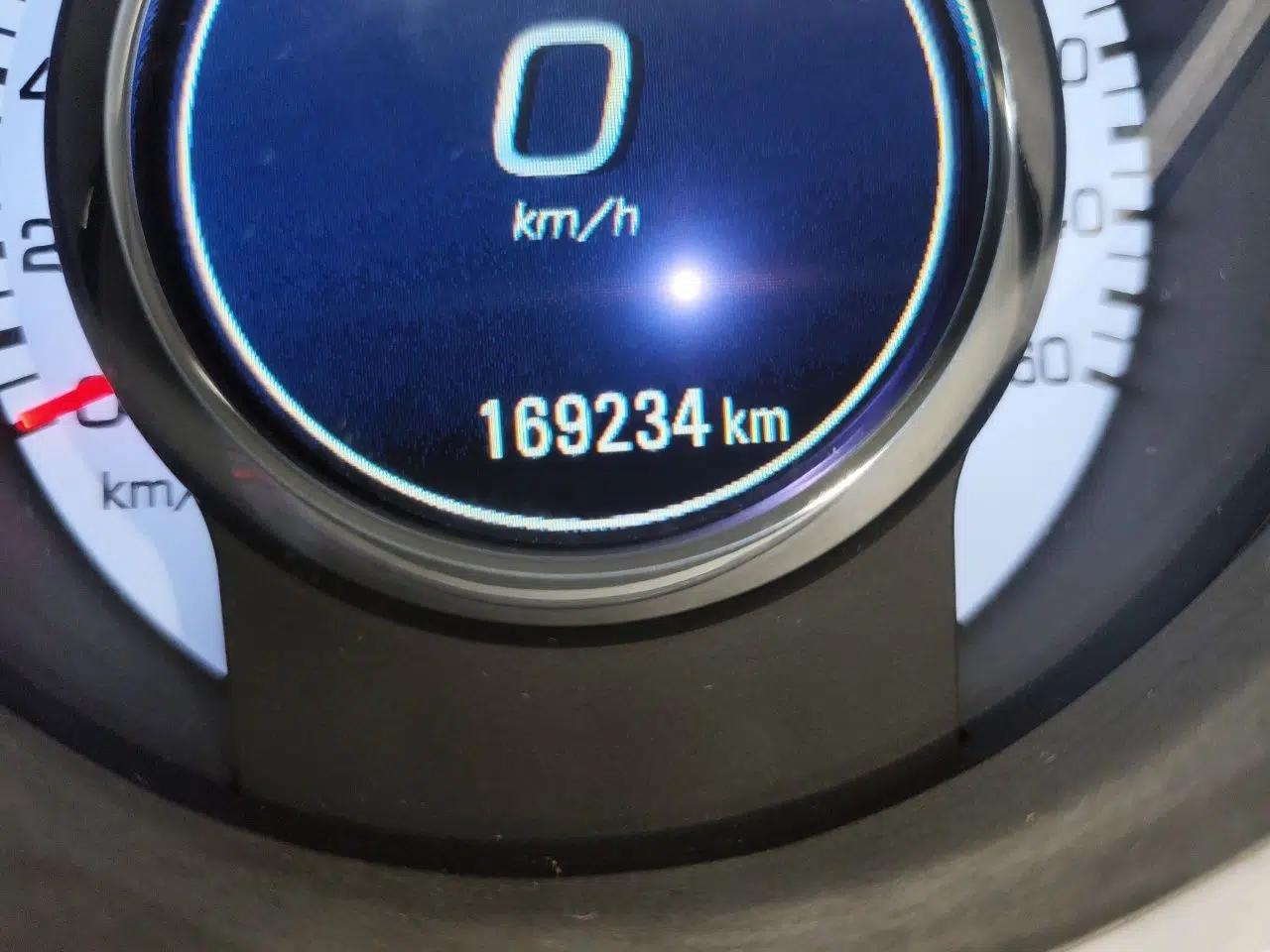 Cadillac SRX 2012 3.0L Elite Edition — миниатюра 12