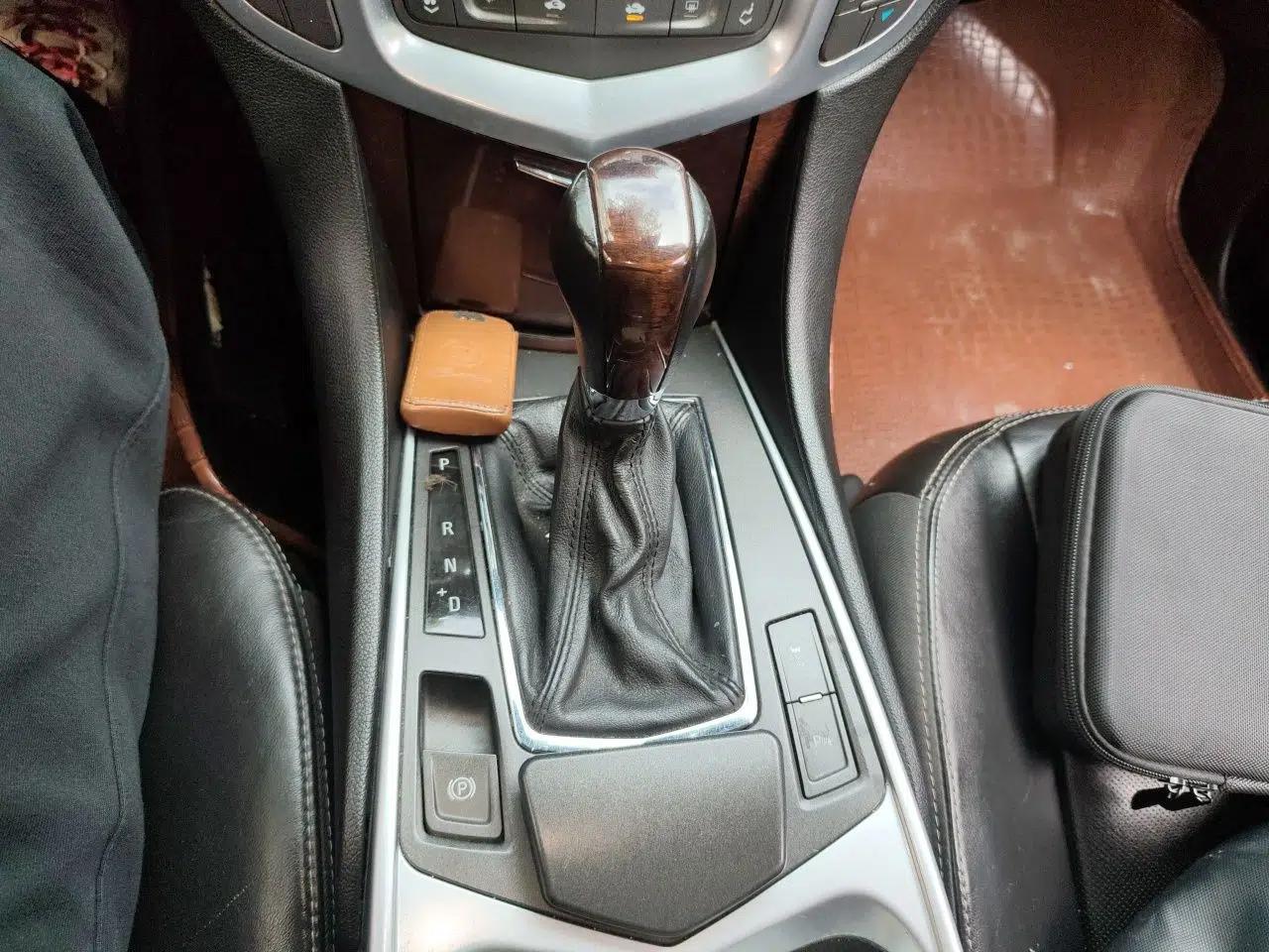Cadillac SRX 2012 3.0L Elite Edition — миниатюра 14